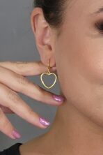 Brinco Argolinha Com Coração Médio Vazado Banhado Em Ouro 18k [F027]