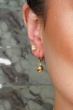 Brinco Argolinha Pequena Com Bola Dourada Banhado Em Ouro 18k [F027]