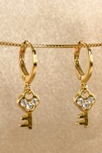 Brinco Argolinha Com Chave Banhado Em Ouro 18k [F027] - Image 2