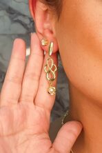 Brinco Médio Trabalhado Com Pérola Trabalhada Banhado Em Ouro 18k [F027]