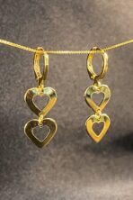 Brinco Argolinha Com Dois Corações Vazados Banhado Em Ouro 18k [F027] - Image 2