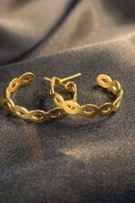 Brinco Argola Média Com Vazados Ovais Banhado Em Ouro 18k [F027] - Image 2