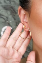 Brinco Médio Com Coração Vazado Horizontal Banhado Em Ouro 18k [F027]
