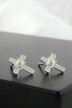Brinco De Cruz Com Zircônias Brancas Em Prata 925 [F027] - Image 2