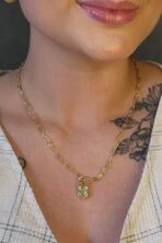 Colar  Corrente Cartier Pingente Cadeado Banhado Em Ouro 18k [F027]
