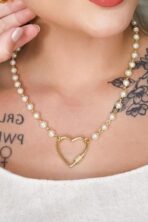 Colar De Pérola Torneada Com Fecho Em Forma De Coração Banhado Em Ouro 18k [F027]