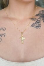 Colar Com Pingente De Cruz E Face De Jesus Banhado Em Ouro 18k [F027]