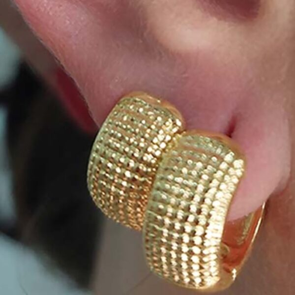 Duo De Argolas Grossas Trabalhadas Banhado Em Ouro 18k [F027]