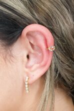 Piercing Fake Com Coração De Zircônias Coloridas Banhado Em Ouro 18k [F027]